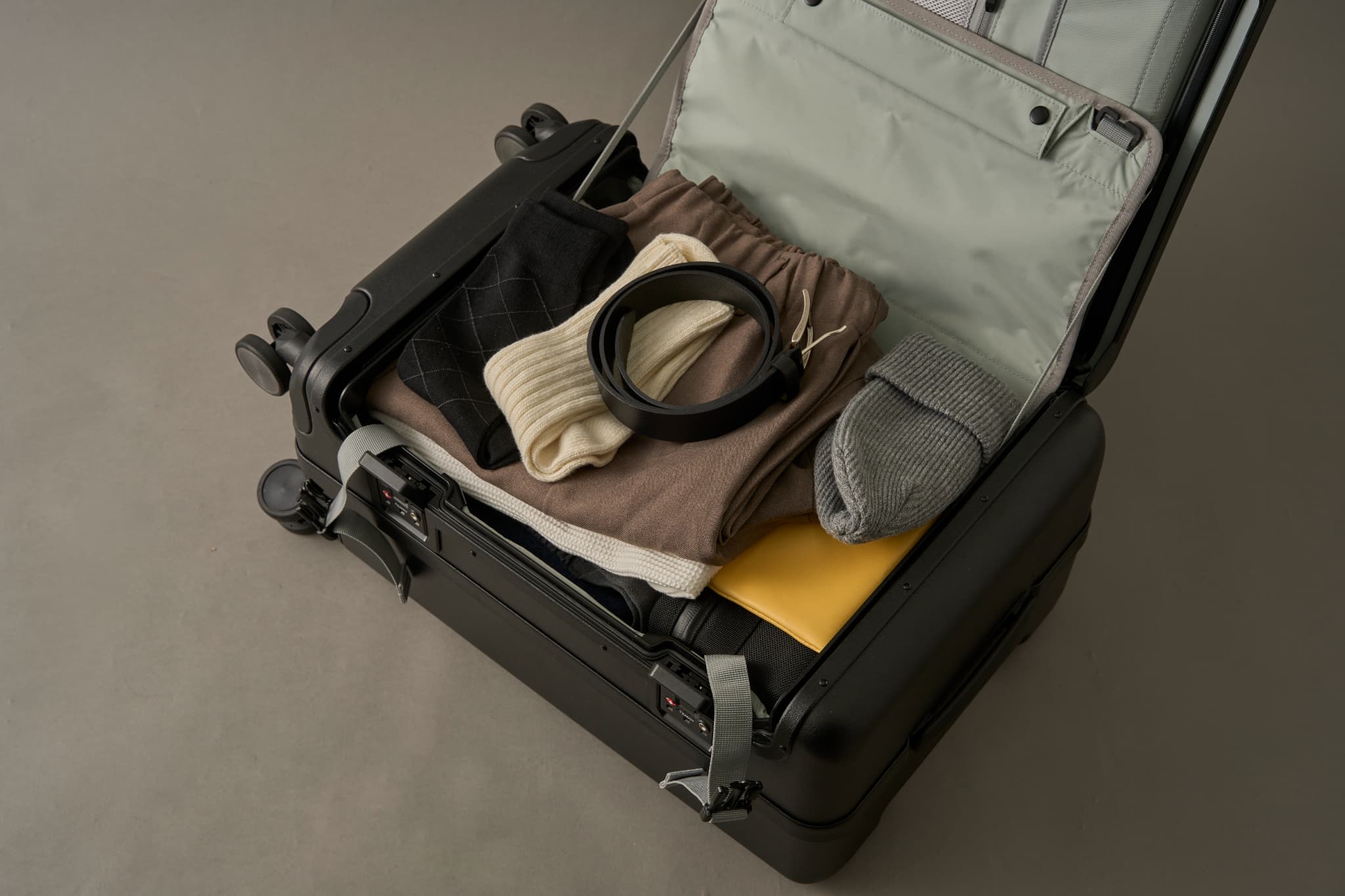 Solstice Carry-on 22