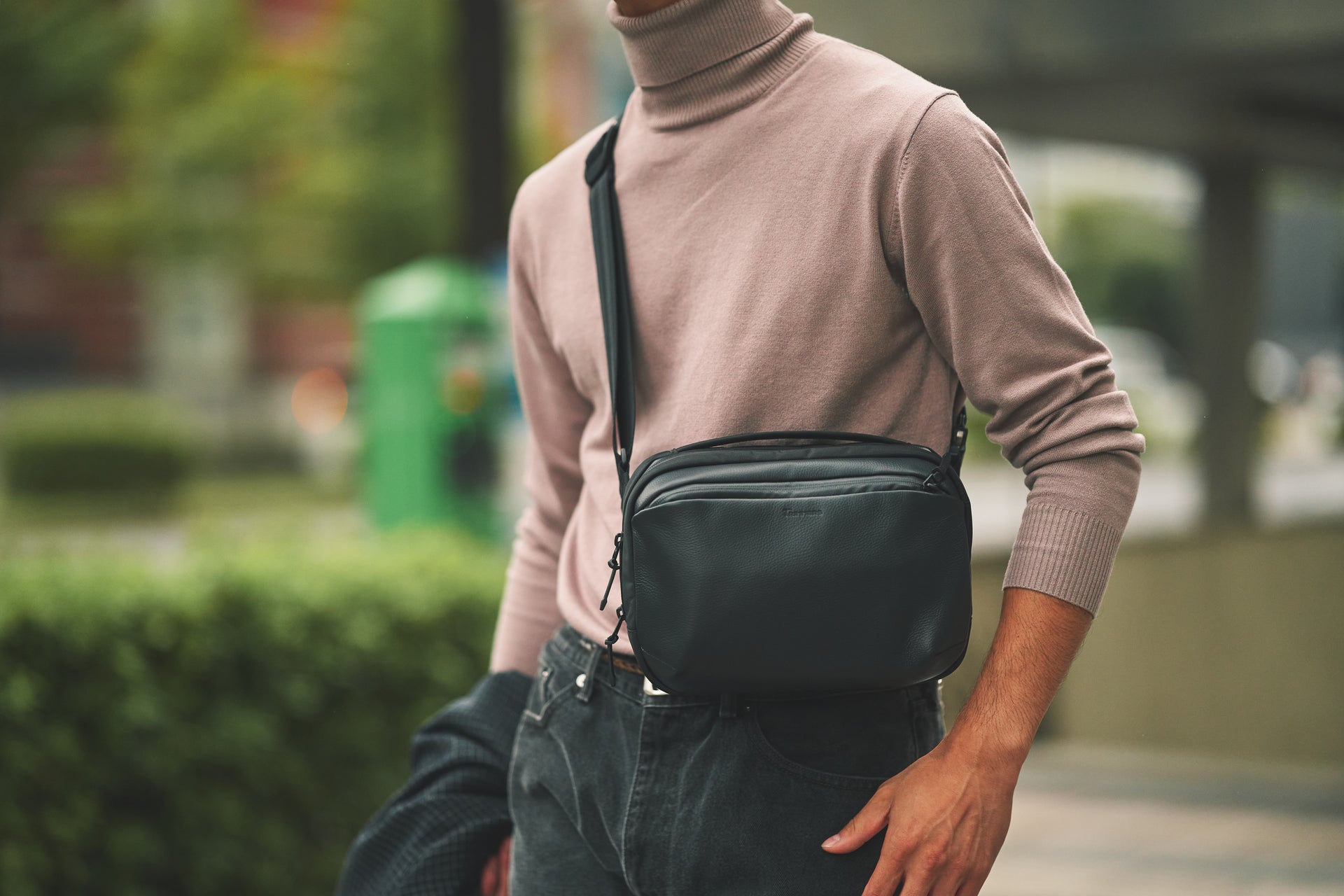 Solstice Sling bag R